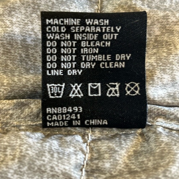 Be Boundless Charcoal Down Feathers Quilted Women's Puffer Lightweight Vest - Picture 9 of 9